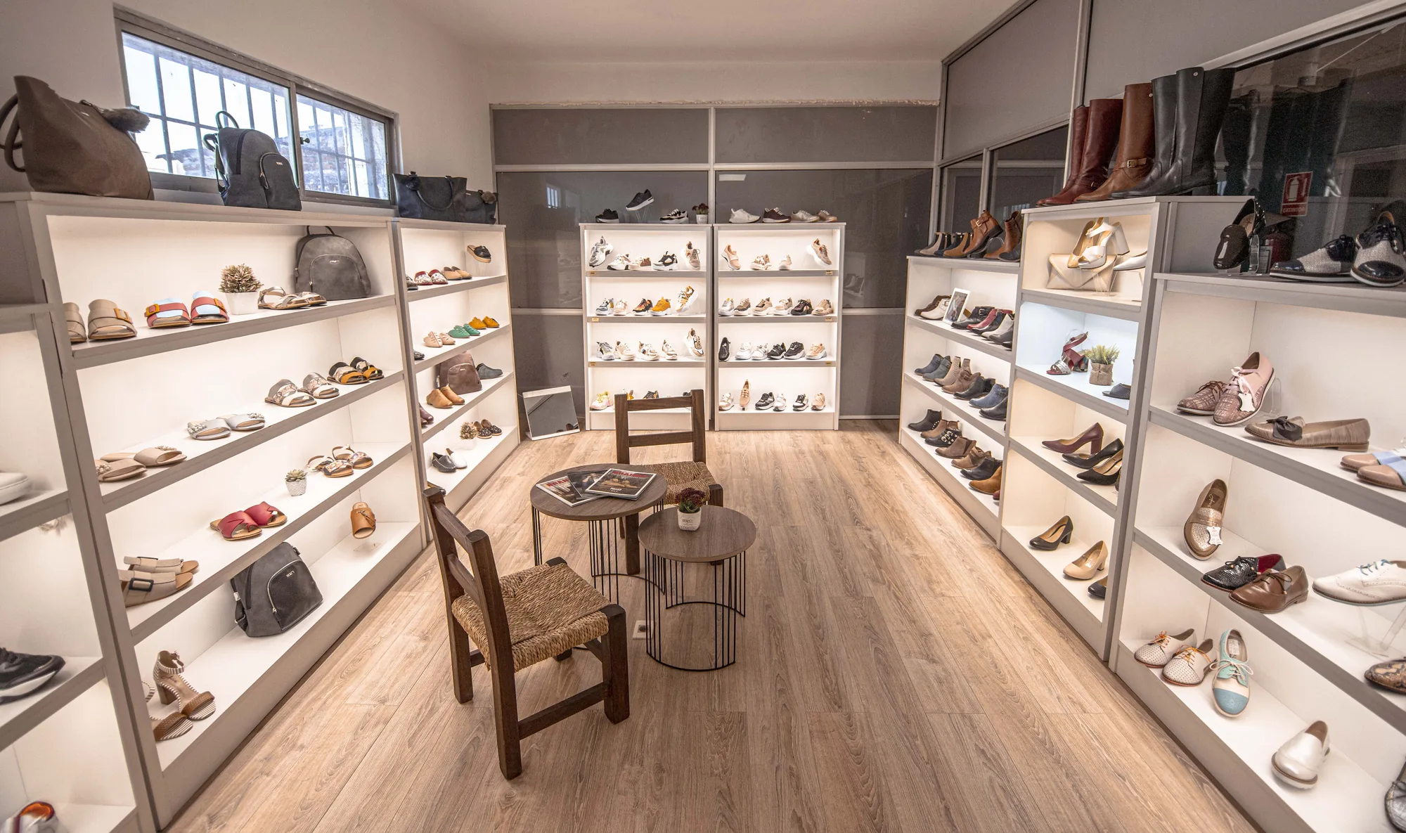 Showroom de calzado en Box Center Montevideo
